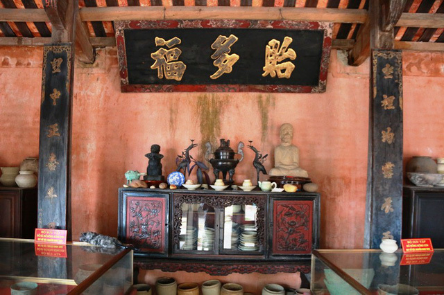 Phía bên trong ngôi nhà cổ Ninh Sơn.