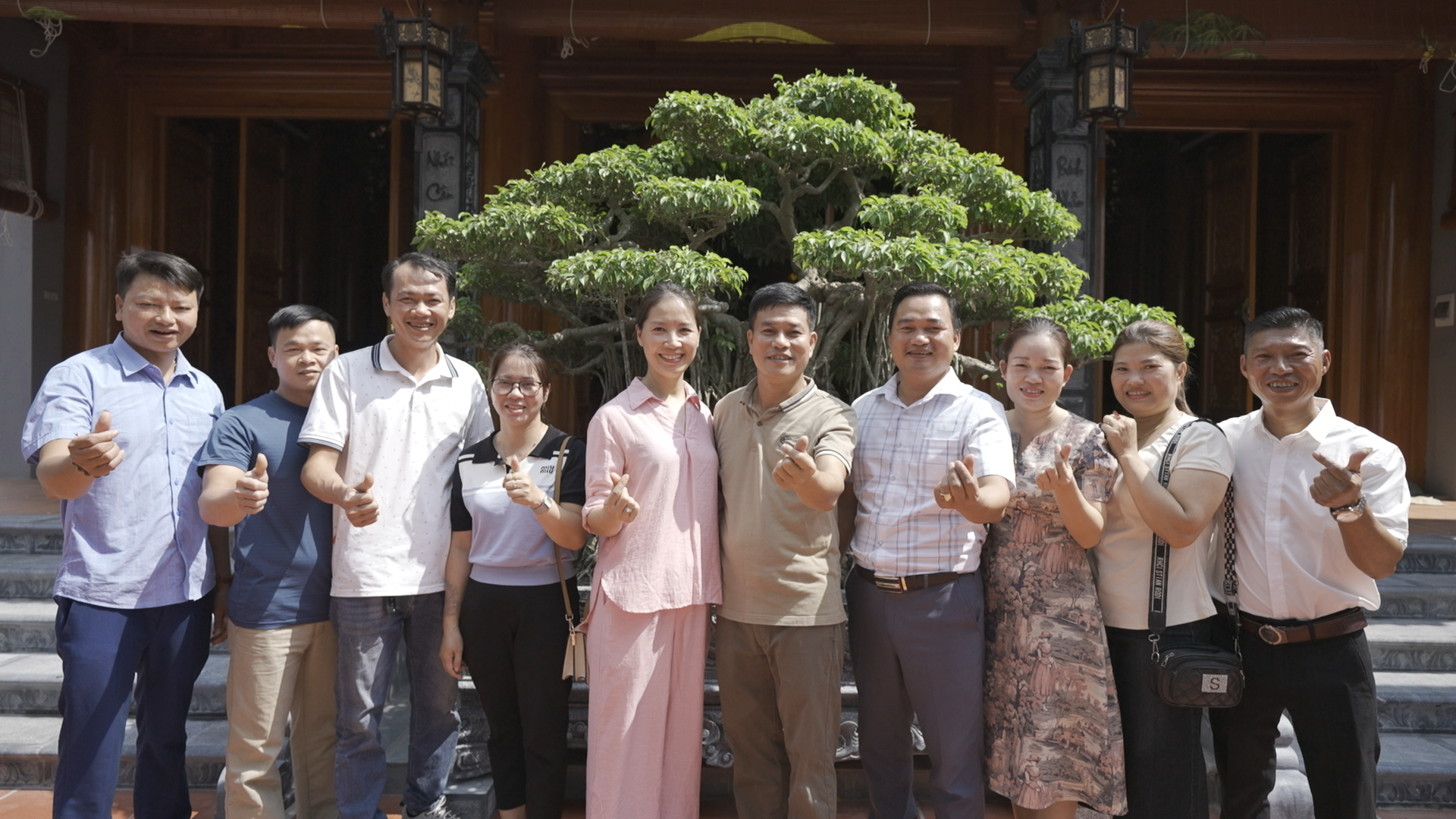 Cúng lễ nhập trạch nhà mới.